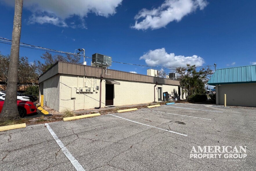 More Photos Of 101 San Marco Dr, Venice Medical For Sale