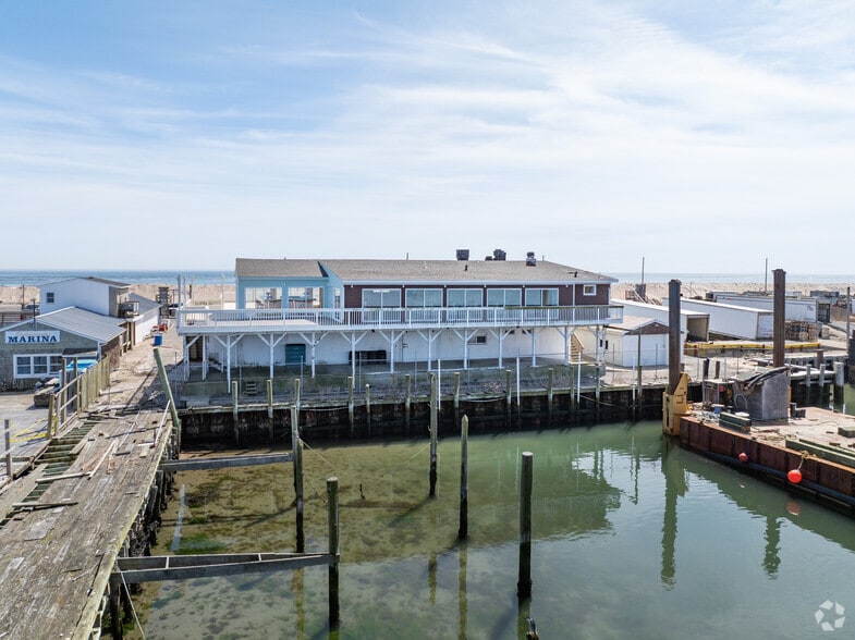 More Photos Of 363 Beach rd, Hampton Bays Restaurant For Lease