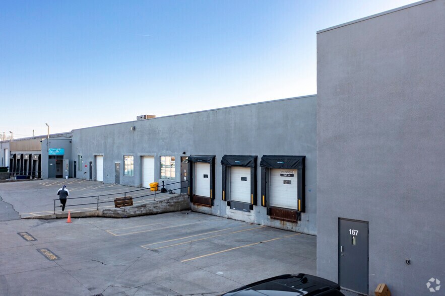 More Photos Of 100 Sunrise Av, Toronto Warehouse For Lease