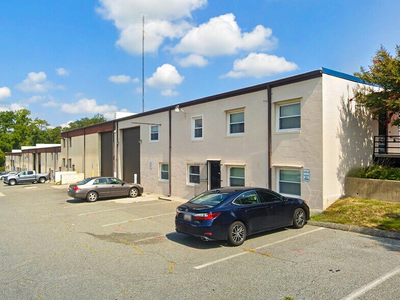 Primary Photo Of 5200-5300 Minnick Rd, Laurel Light Distribution For Lease