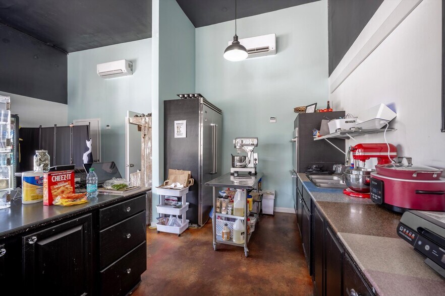 More Photos Of 111 Main Street, Lincolnton Flex For Sale