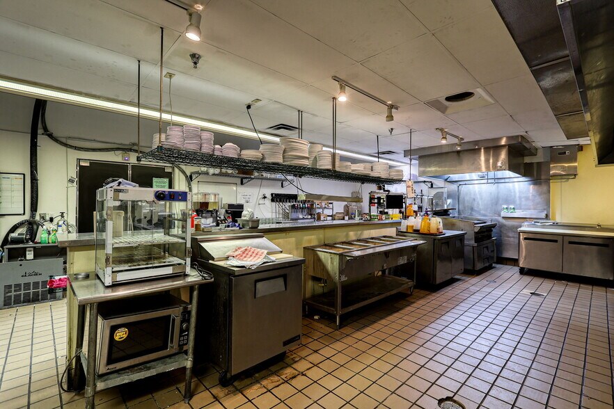 More Photos Of 1506 Lee Trevino Blvd, El Paso Unknown For Lease