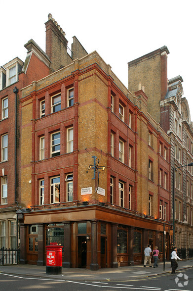 Primary Photo Of 81 Newman St, London Bar For Lease