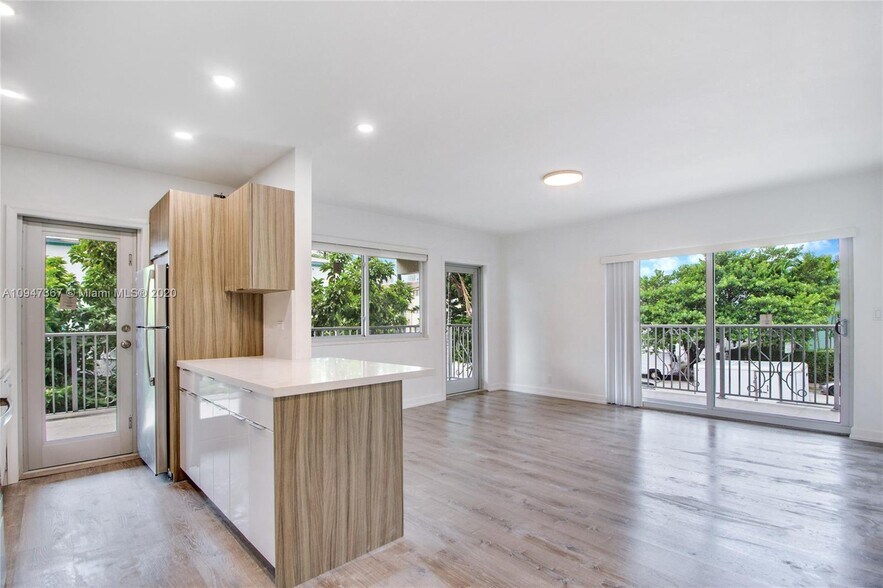 More Photos Of 11th St., Miami Beach Apartments For Sale
