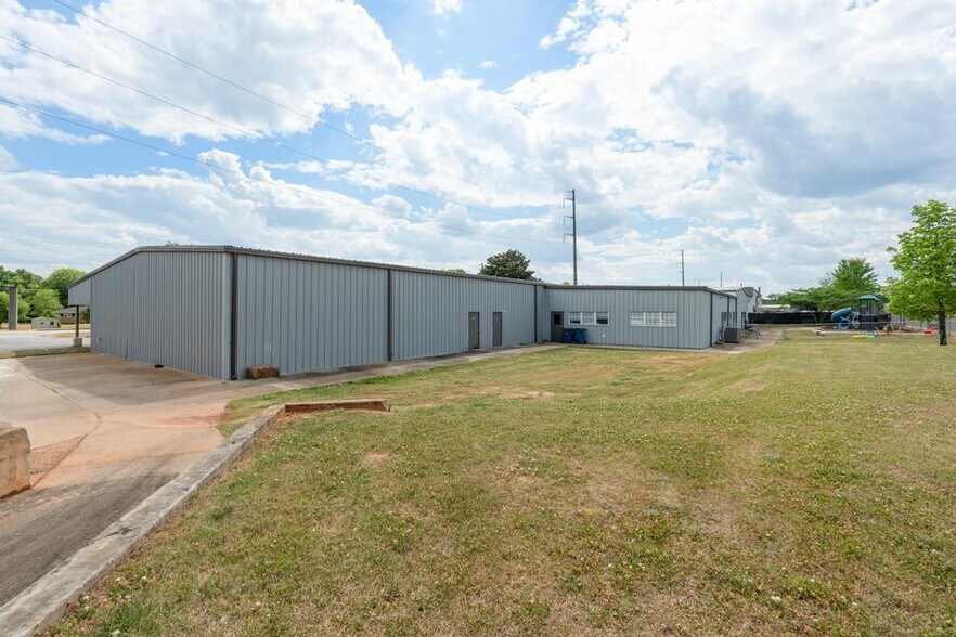 More Photos Of 171 Racetrack Rd, McDonough Daycare Center For Sale