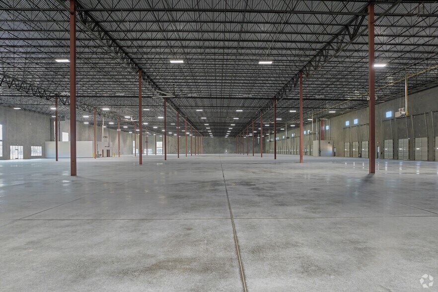 More Photos Of State Route 186 @ Interstate 85, Tuskegee Distribution For Lease