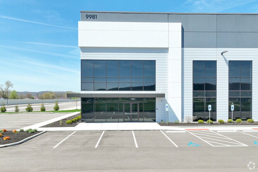More Photos Of 9981 Harrison Ave, Harrison Distribution For Lease
