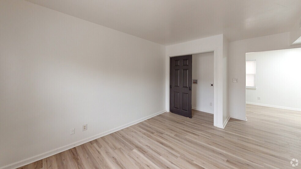 More Photos Of 60 Birchwood Ln, Cloverdale Apartments For Sale