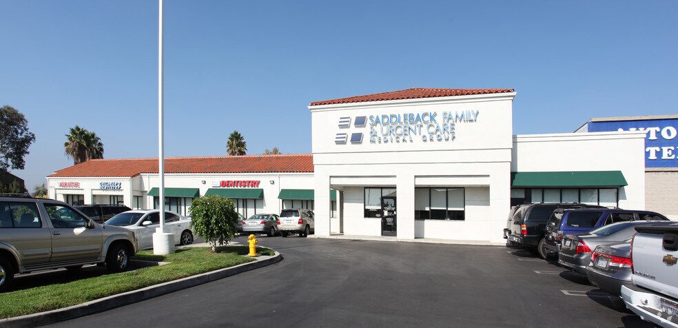 More Photos Of 22855 Lake Forest Dr, Lake Forest General Retail For Lease