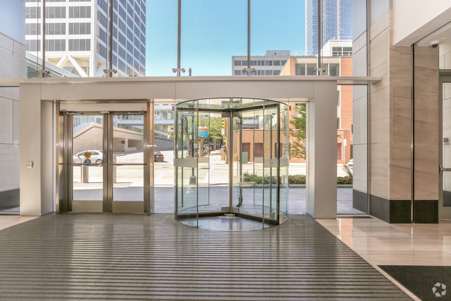 More Photos Of 833 E Michigan St, Milwaukee Office For Lease