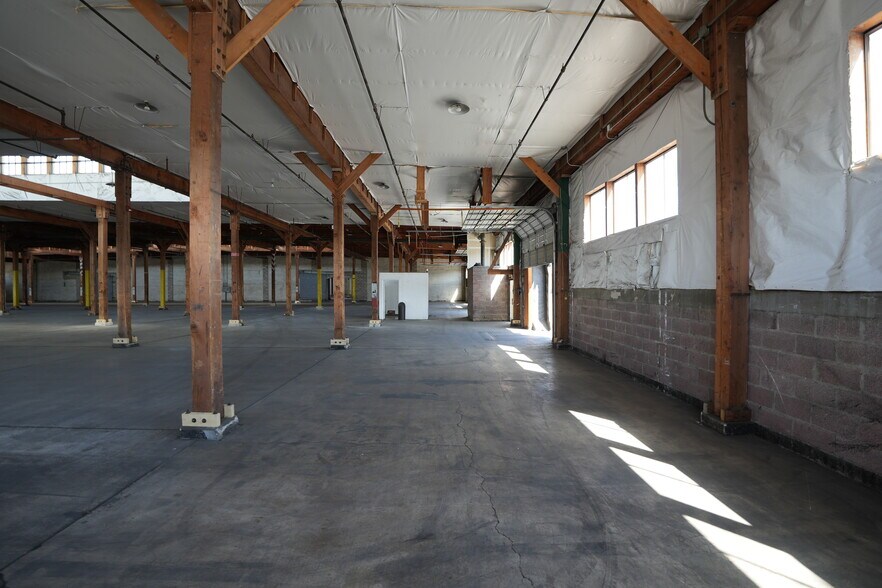 More Photos Of 1500 S 300 W, Clearfield Warehouse For Lease