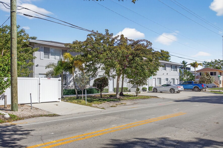 More Photos Of 825 NE 6th St, Fort Lauderdale Apartments For Sale
