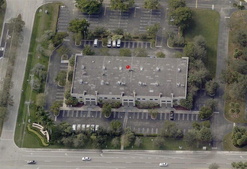 More Photos Of 3924-3960 Coral Ridge Dr, Coral Springs Showroom For Sale