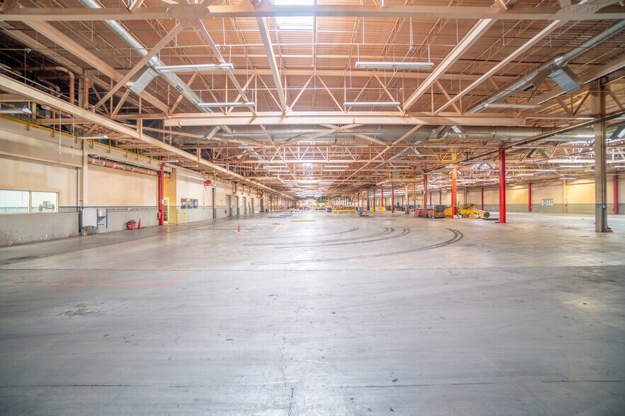 More Photos Of 922 E Meighan Blvd, Gadsden Manufacturing For Sale