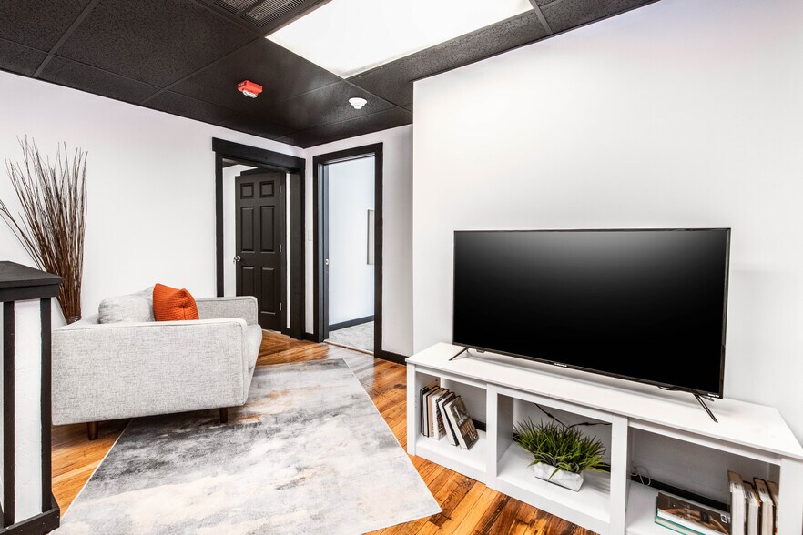 More Photos Of 120 Danielson Pike, Foster Freestanding For Sale