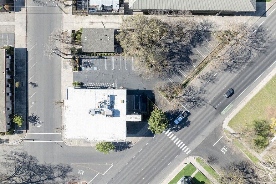 More Photos Of 700 Needham St, Modesto Light Distribution For Lease