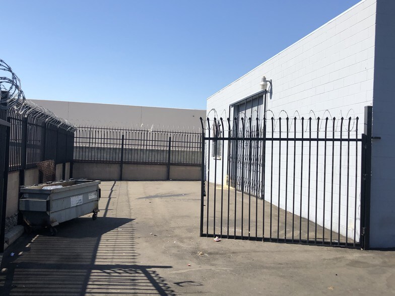 More Photos Of 2068 Mountain View Rd, El Monte Warehouse For Lease