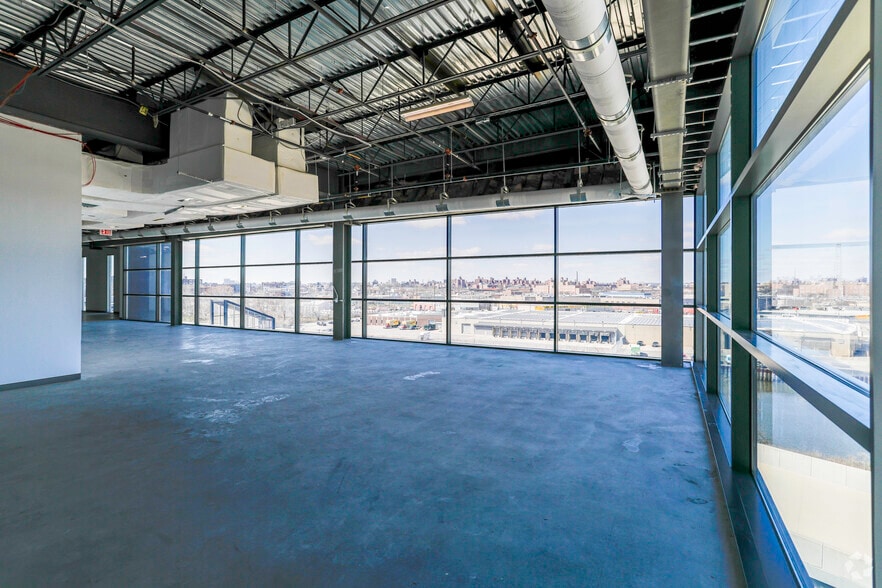 More Photos Of 2505 Bruckner Blvd, Bronx Warehouse For Lease