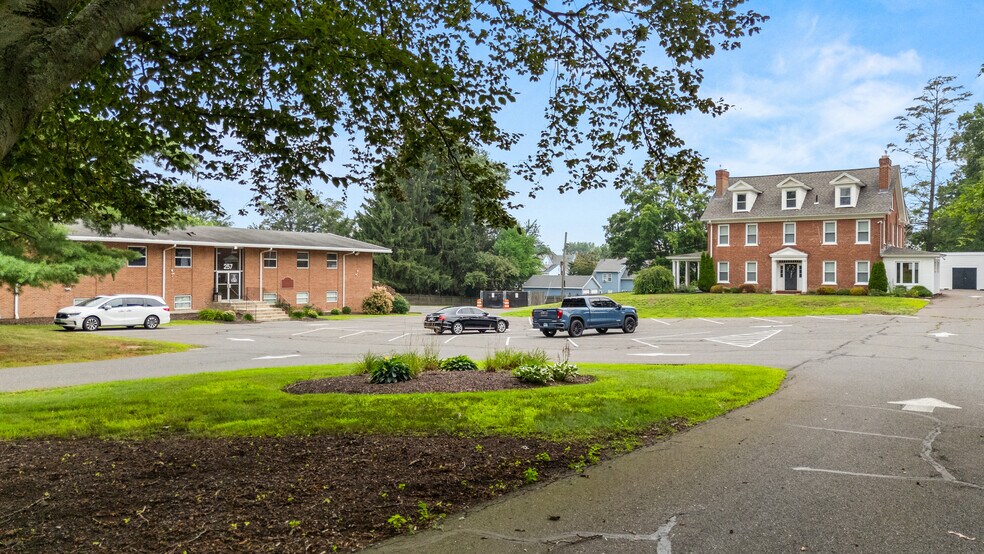 Primary Photo Of 257 E Center St, Manchester Medical For Lease