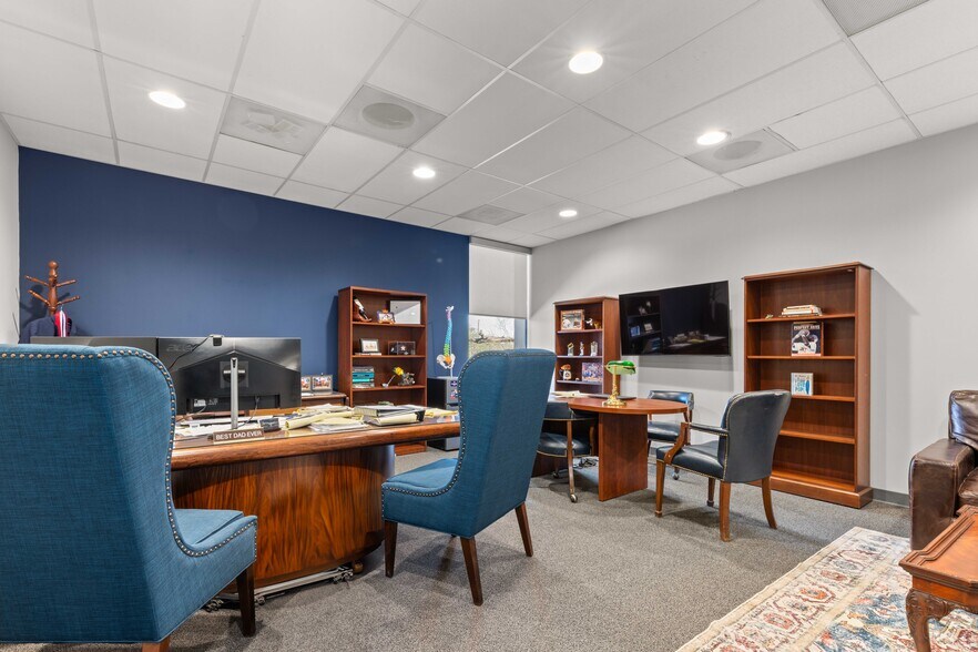 More Photos Of 2122 E Governors Cir, Houston Office For Sale