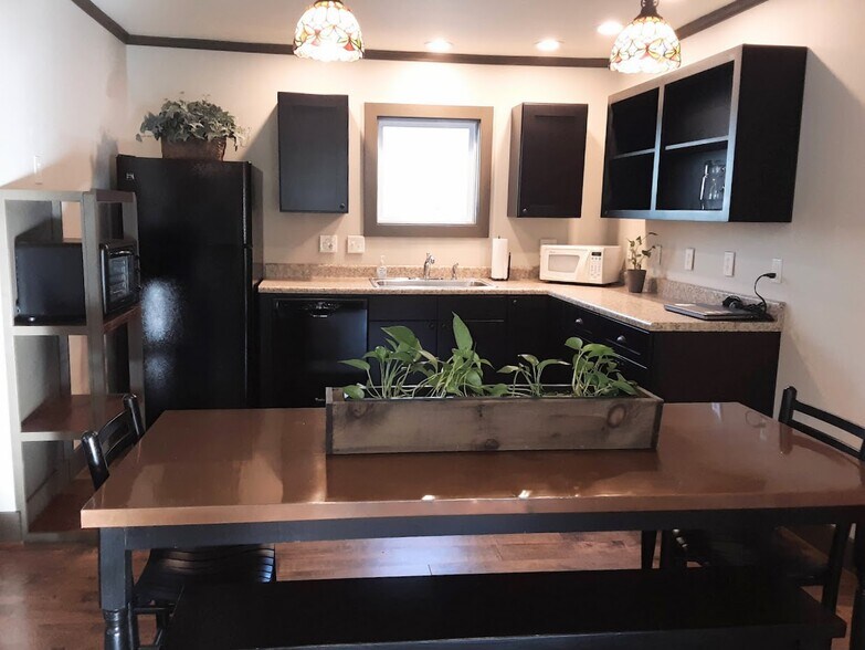 More Photos Of 444 Beech Mountain Pky, Beech Mountain Office For Lease