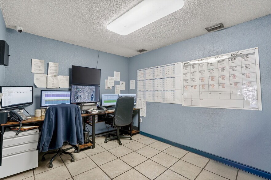 More Photos Of 9180 NW 119th St, Hialeah Warehouse For Sale