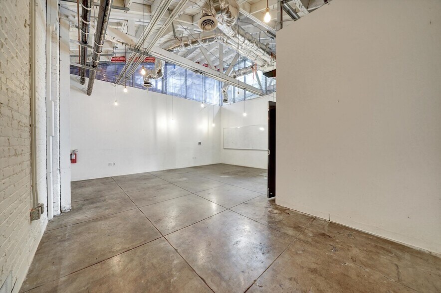 More Photos Of 1305 N Catalina St, Los Angeles Loft Creative Space For Lease