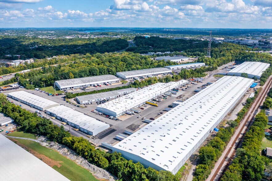More Photos Of 501-550 Space Park N, Goodlettsville Warehouse For Lease