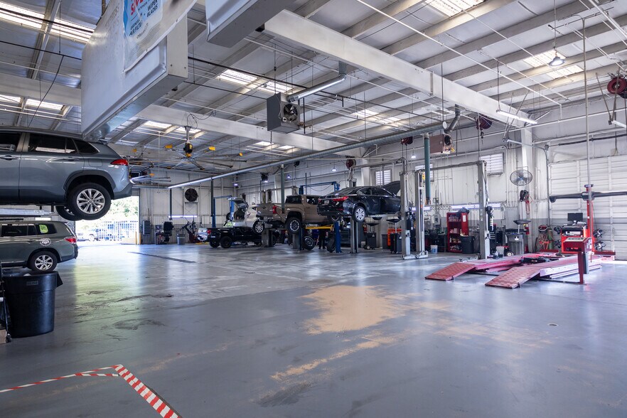More Photos Of 6865 Jonesboro Rd, Morrow Auto Dealership For Sale