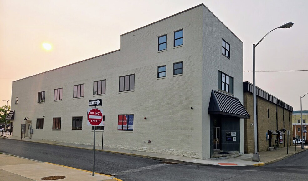 More Photos Of 19 S Brown St, Lewistown Light Manufacturing For Lease