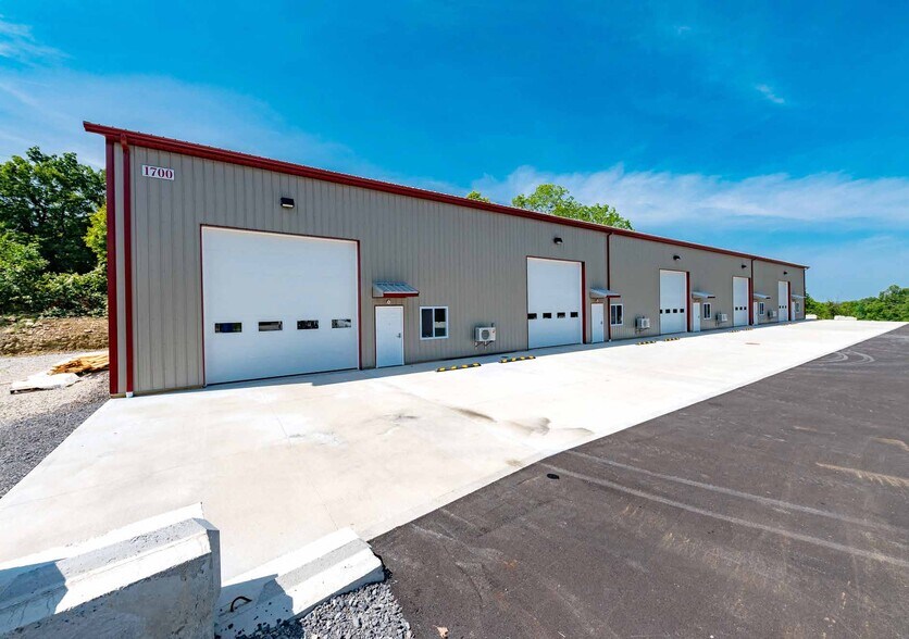 More Photos Of 1700 Grafton Rd, Morgantown Industrial For Lease