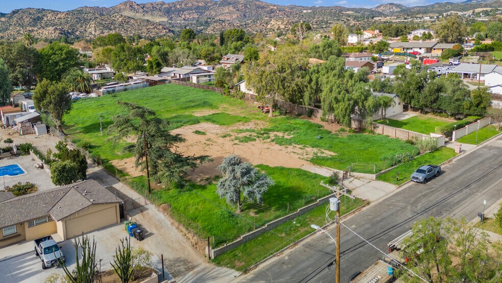 More Photos Of 10425 Independence Ave, Chatsworth Land For Sale