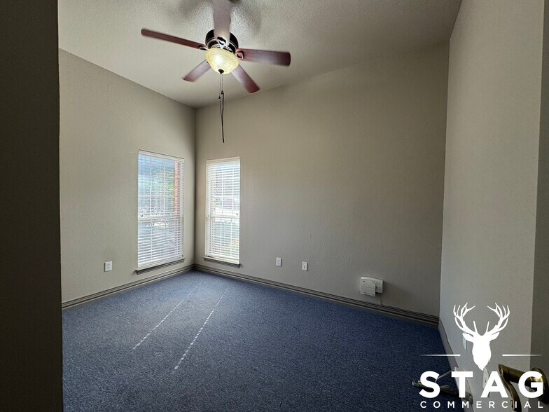 More Photos Of 1204 Bent Oaks Ct, Denton Office Residential For Lease