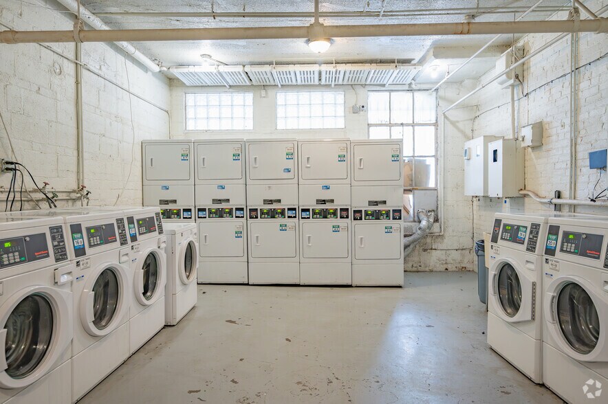 More Photos Of 12700 Shaker Blvd, Cleveland Apartments For Sale