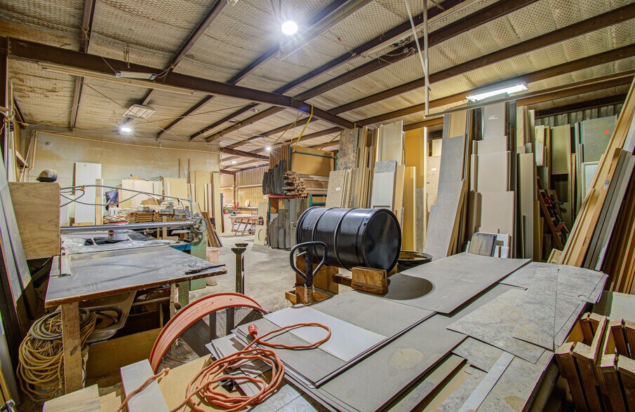More Photos Of 7571 Morley St, Houston Warehouse For Sale