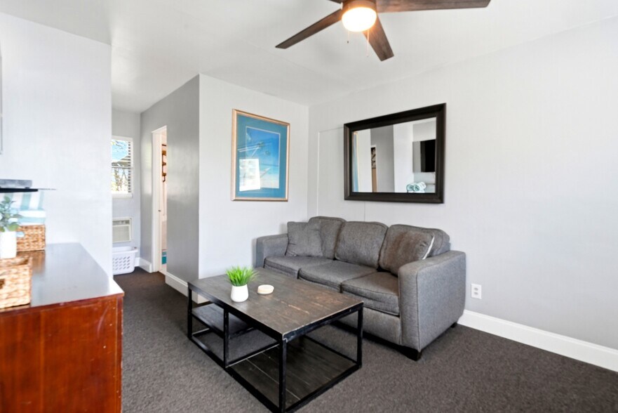 More Photos Of 11965 Gulf Blvd, Treasure Island Hotel For Sale