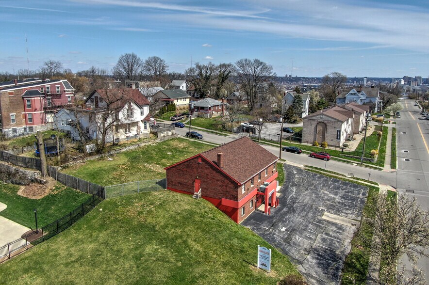 More Photos Of 2918 Price Ave, Cincinnati Office For Lease