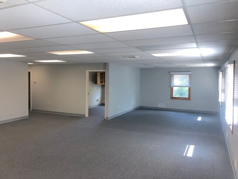 More Photos Of 146 New Britain Ave, Plainville Medical For Lease