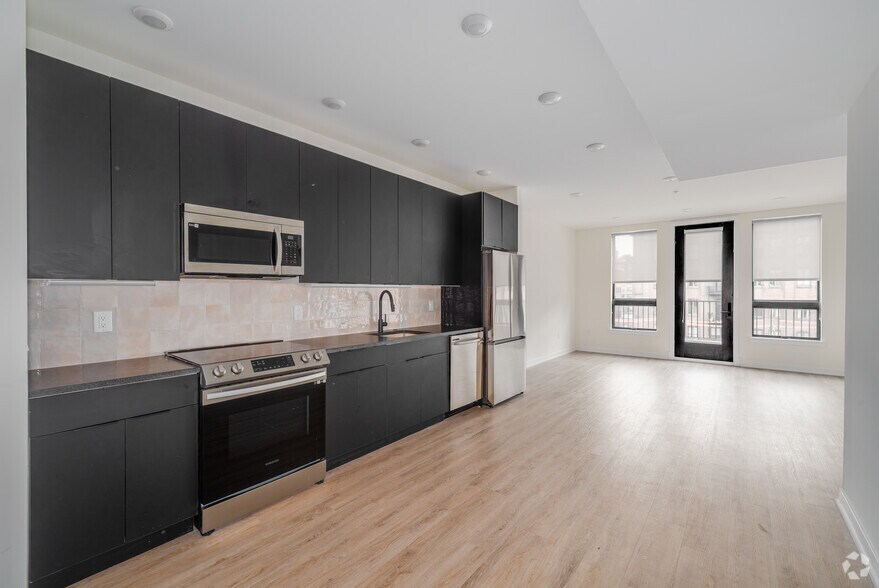 More Photos Of 500 N 13th St, Philadelphia Multifamily For Sale