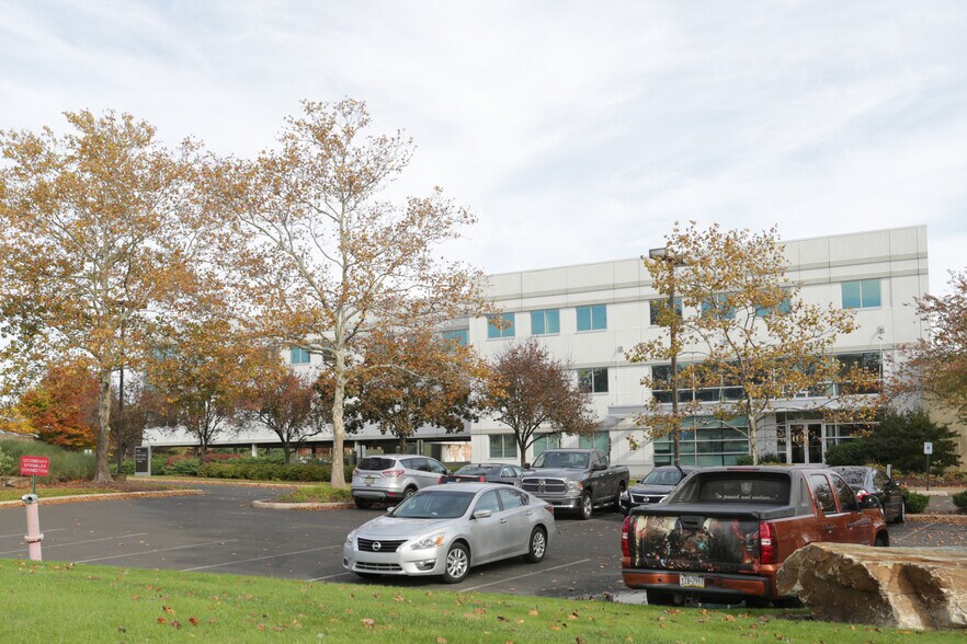 More Photos Of 444 Oxford Valley Rd, Langhorne Medical For Sale