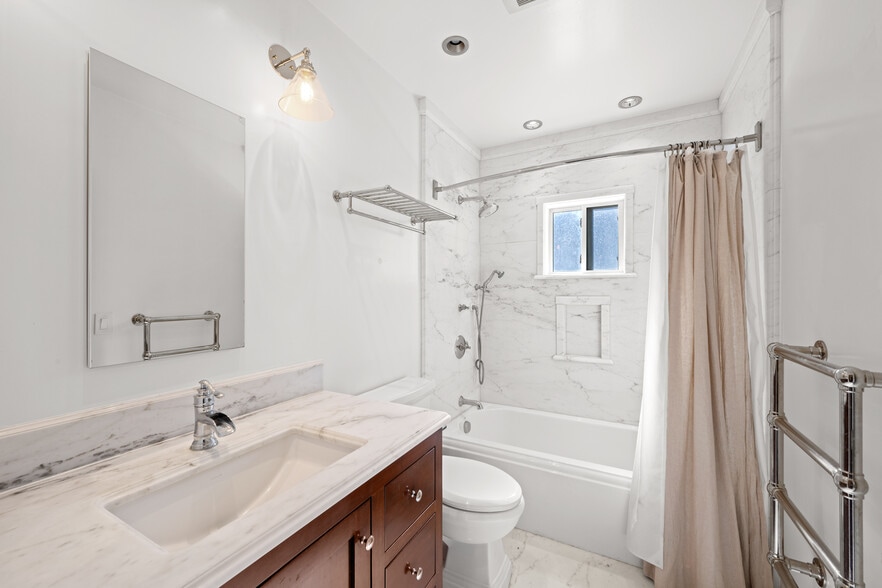 More Photos Of 803 S Sycamore Ave, Los Angeles Multifamily For Sale