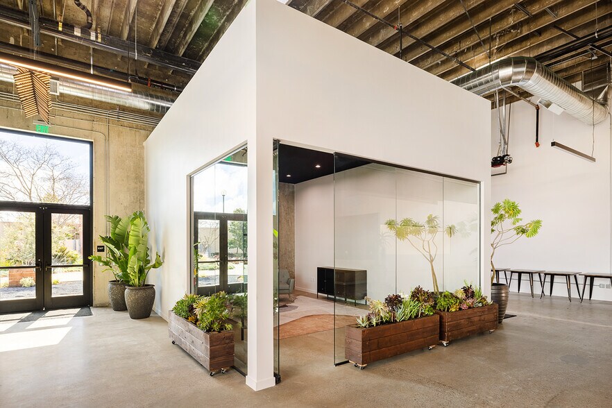 More Photos Of 15555 E 14th St, San Leandro Research And Development For Lease