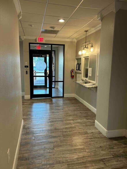 More Photos Of 7148 Trail Lake Dr, Fort Worth Medical For Sale