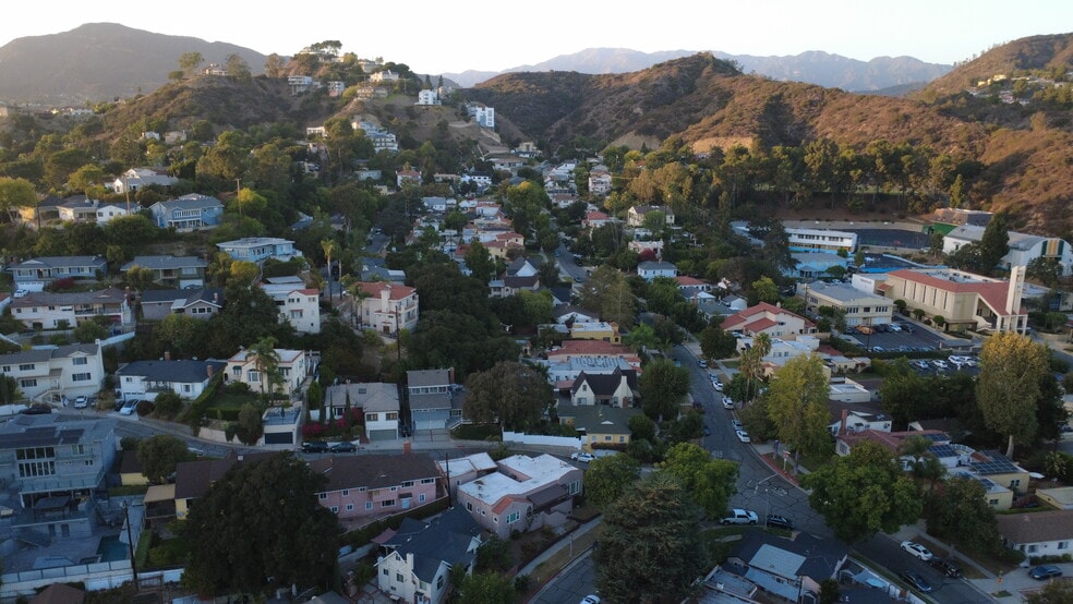 More Photos Of 1717 E Chevy Chase Dr, Glendale Multifamily For Sale