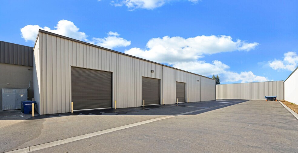 More Photos Of 401 Glass Ln, Modesto Warehouse For Sale