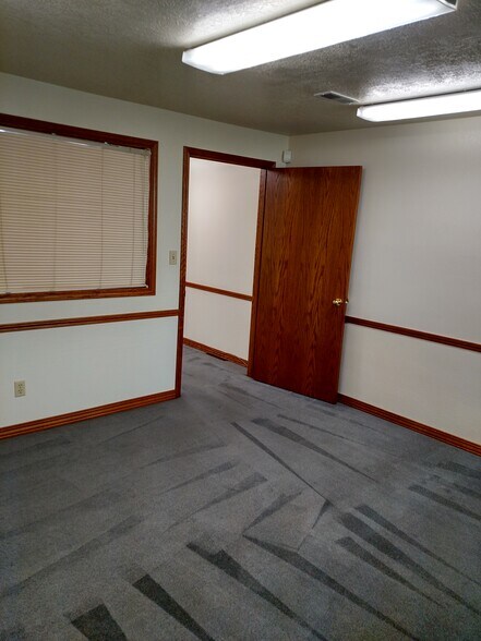 More Photos Of 871-885 S Orem Blvd, Orem Office For Lease