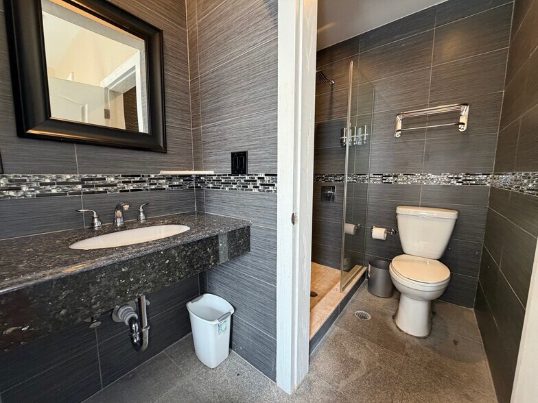 More Photos Of 365-367 W 46th St, New York Apartments For Lease