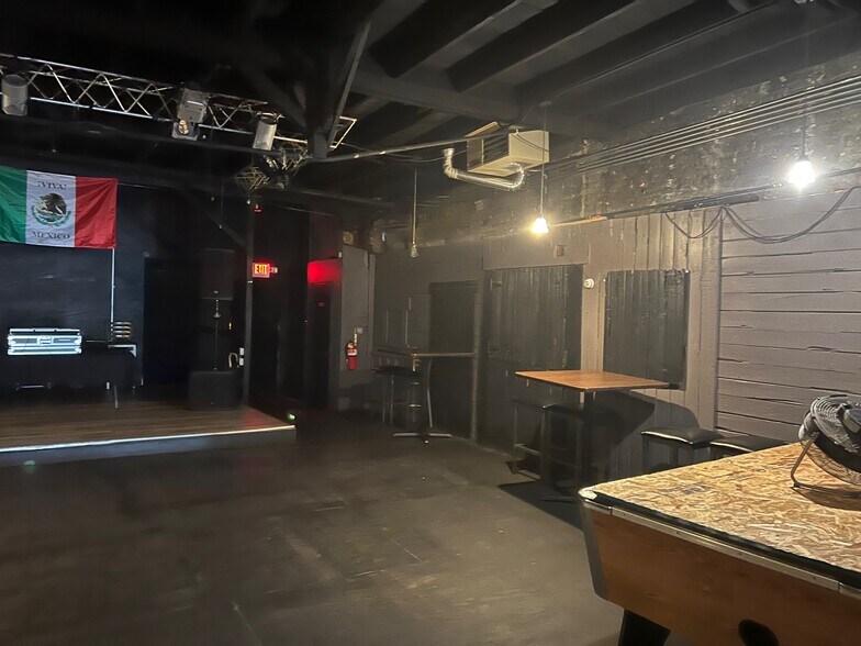 More Photos Of 360 S East Ave, Kankakee General Retail For Sale