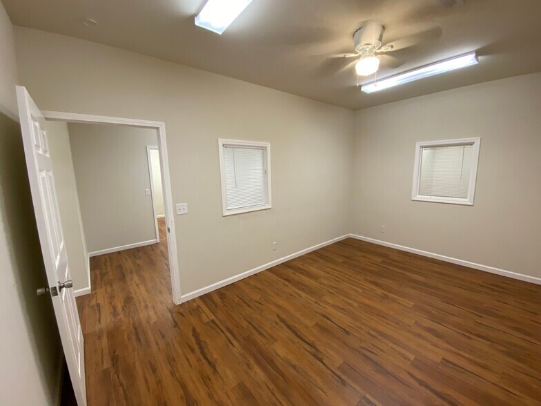 More Photos Of 144 Lincoln Place Ct, Belleville Medical For Sale