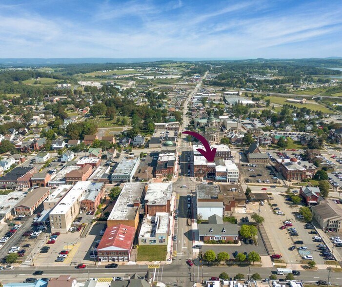 More Photos Of 105 E Main St, Somerset Storefront Retail Residential For Sale